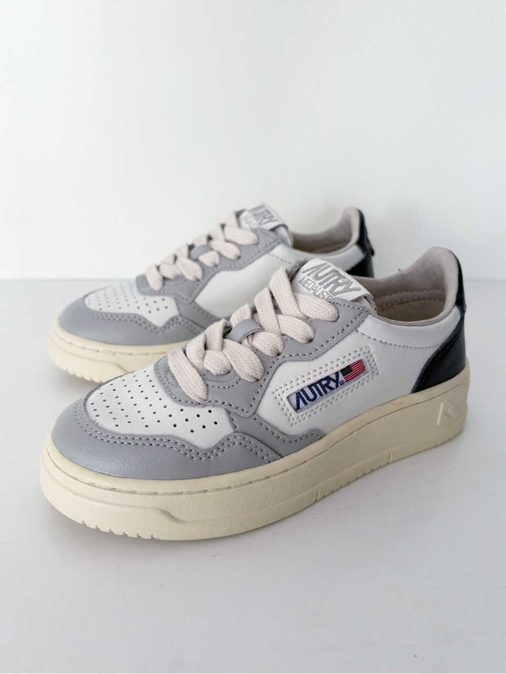 Autry‎ || Medalist Kids Low Sneakers Gray EU 28 US 11